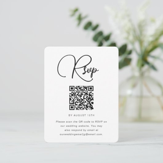 Trendy Black and White Wedding RSVP mit QR Code (Stehend Vorderseite)
