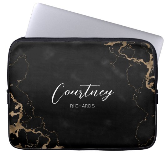 Trendy Black & Gold Marble Script Monogram Name Laptopschutzhülle (Vorderseite)