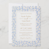 Trendy Blue Floral Wedding RSVP QR & Einladung (Vorderseite)