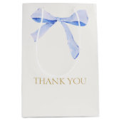 Trendy Blue Ribbon Wedding Thank You Mittlere Geschenktüte (Vorderseite)