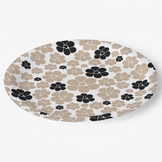 Trendy Blume Muster in Taupe, Black und White Pappteller (Schrägansicht)