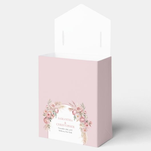 Trendy Boho arch soft peonics pampas eucalyptus Geschenkschachtel (Geöffnet)