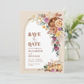 Trendy Boho Fall Floral Pumpkin Save the Date (Stehend Vorderseite)