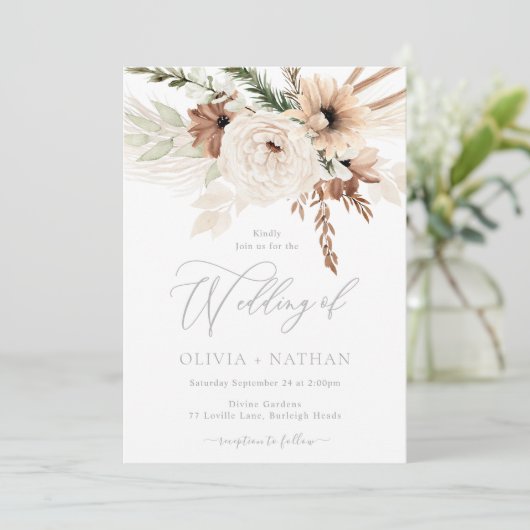 Trendy Boho Neutral Florals Wedding Einladung (Stehend Vorderseite)