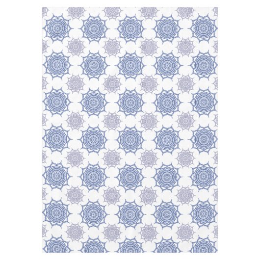 Trendy Boho Winter Blue, White Mandala Pattern Zen Tischdecke (Vorderseite)
