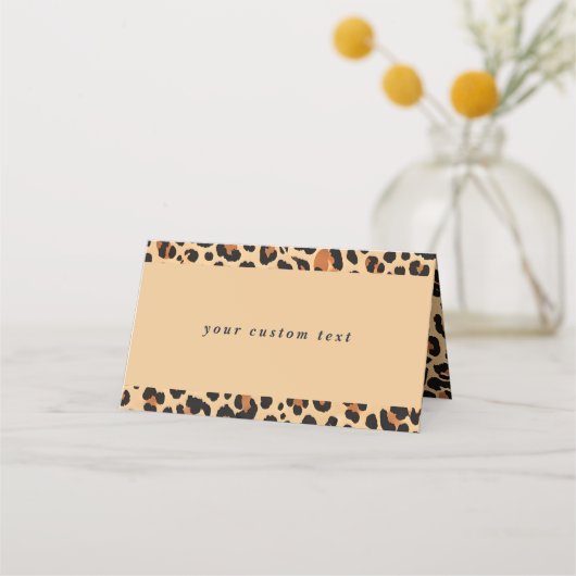 Trendy Bold Brown und Beige Leopard Print Pattern Platzkarte (Rückseite)