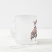 Trendy brauner und weißer Pit Bull Hund Mattglastasse (Vorderseite Links)