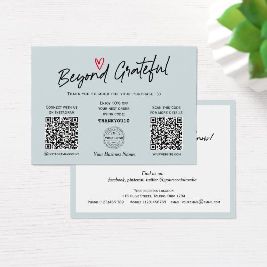 Trendy Calligraphy Dusty Blue QR Code Gift Karte (Schreibtisch)