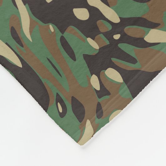 Trendy Camouflage Green Fleecedecke (Ecke)