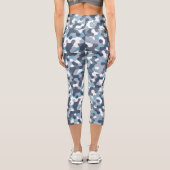 Trendy Camouflage Tarnung in blauen Farbtönen Capri Leggings (Rückseite)