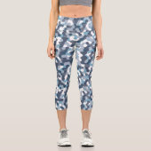 Trendy Camouflage Tarnung in blauen Farbtönen Capri Leggings (Vorderseite)