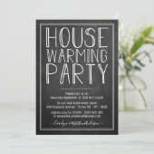 Trendy Chalkboard Typografy Housewarming Party Einladung (Stehend Vorderseite)