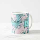 Trendy Chic Coastal Palms Muster mit Monogramm Kaffeetasse (VorderseiteRechts)