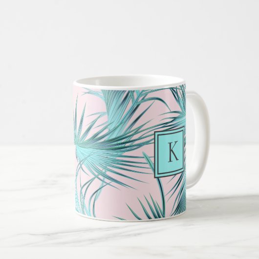 Trendy Chic Coastal Palms Muster mit Monogramm Kaffeetasse (VorderseiteRechts)