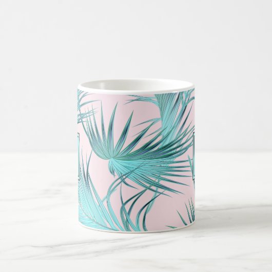 Trendy Chic Coastal Palms Muster mit Monogramm Kaffeetasse (Mittel)