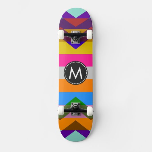 Trendy Chic Zickzack Stripes Muster Skateboard (Vorderseite)