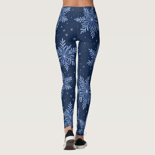 Trendy Dark Blue Night Winter Snowflake Pattern Leggings (Rückseite)