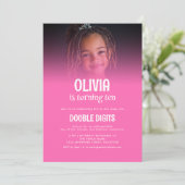 Trendy Double Digits Foto Hot Pink 10. Party Einladung (Stehend Vorderseite)