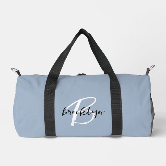 Trendy Dusty Blue Schwarz-weiß Script Monogram Duffle Bag (Vorderseite)