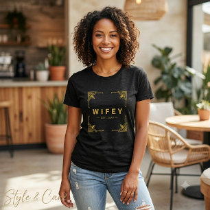 Trendy Ehefrau Schwarzes T-Shirt in ultraweichem T Tri-Blend Shirt