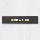 Trendy Elegant Black Gold Text Name Modern Einfach Türschild (Vorderseite )
