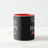 Trendy Elegant Script Happy New Year Zweifarbige Tasse (Mittel)