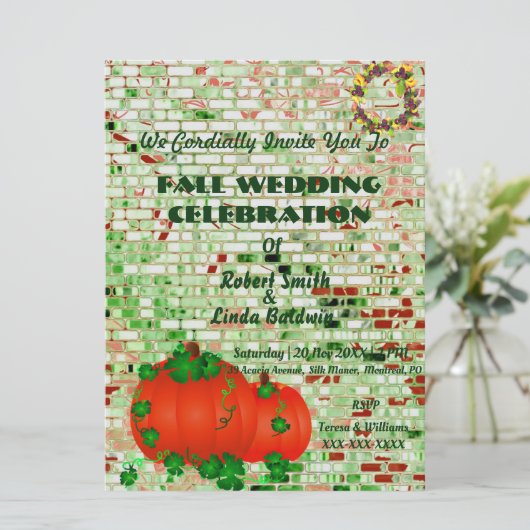 Trendy Fall Orange Pumpkin Wedding Einladung (Stehend Vorderseite)