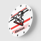 Trendy Figure Skating Girl Skates Personalized Red Runde Wanduhr (Winkel)