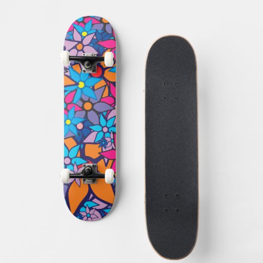 Trendy Floral Pattern #4 Skateboard (Vorne)