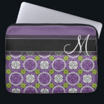 Trendy Floral Pattern - Orchid und Lime Green Laptopschutzhülle<br><div class="desc">Fügen Sie Ihren Namen oder Monogramm zu dieser funky Abbildung mit Blume einen grafischen Kreis hinzu.</div>