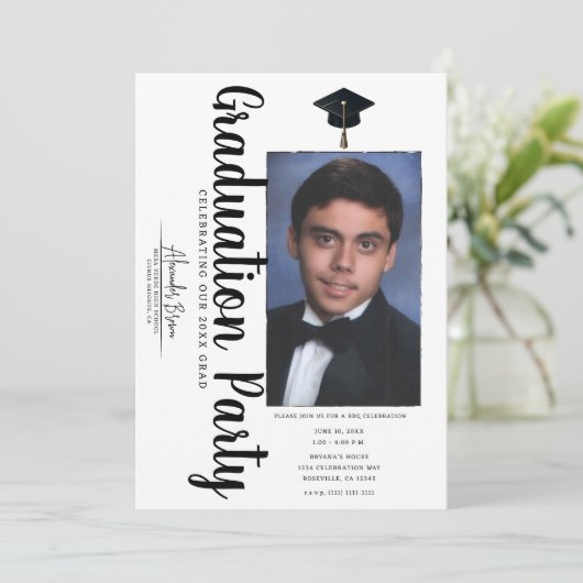 Trendy Foto Graduation Party Celebration GRILLEN Einladung (Stehend Vorderseite)