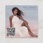 Trendy Fotograf QR Code Social Media Icons Quadratische Visitenkarte (Vorderseite)