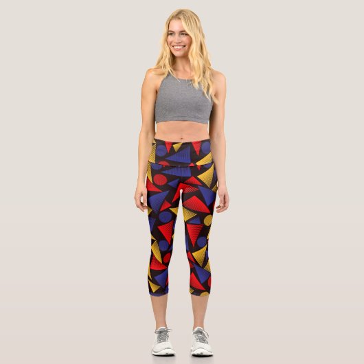 Trendy Geo Triangle Capri Leggings (Vorderseite)