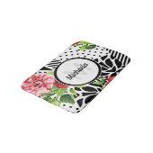 Trendy Geometric Stripe Muster Red Foral Monogram Badematte (Schrägansicht)