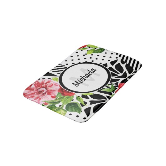 Trendy Geometric Stripe Muster Red Foral Monogram Badematte (Schrägansicht)