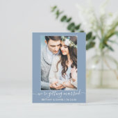 Trendy Getting Married Dusty Blue Save the Date Postkarte (Stehend Vorderseite)
