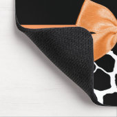 Trendy Giraffe Animal Print Orange Bow mit Namen Mousepad (Ecke)