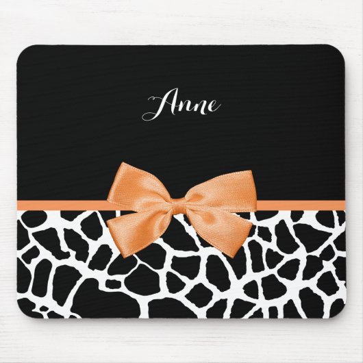 Trendy Giraffe Animal Print Orange Bow mit Namen Mousepad (Vorne)