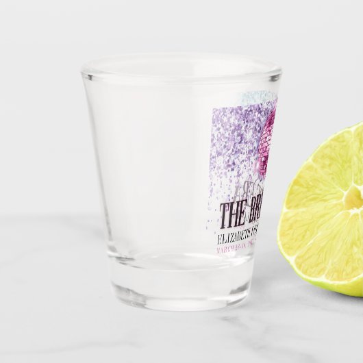 Trendy Glitter Disco Bride Era Bachelorette Party Schnapsglas (Links)