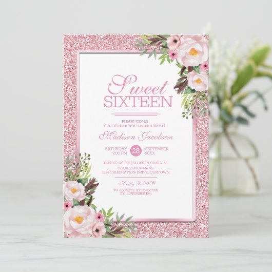 Trendy Glitzer Pink Floral Sweet 16 Party Einladung (Stehend Vorderseite)