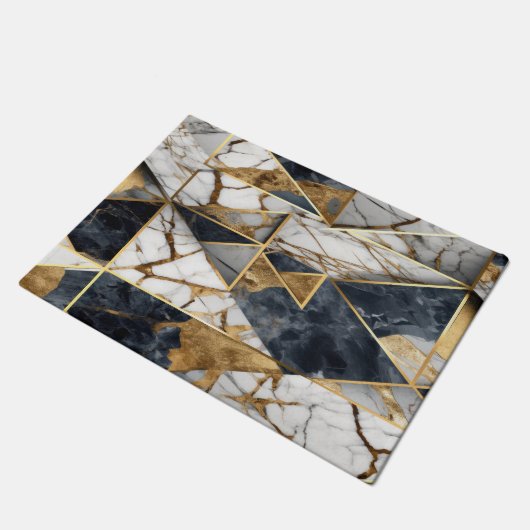 Trendy Gold Black Geometric Marmormuster Fußmatte (Schrägansicht)