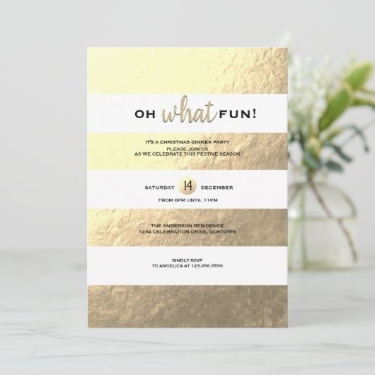 Trendy Gold Foil Strip Christmas Party Einladung (Stehend Vorderseite)