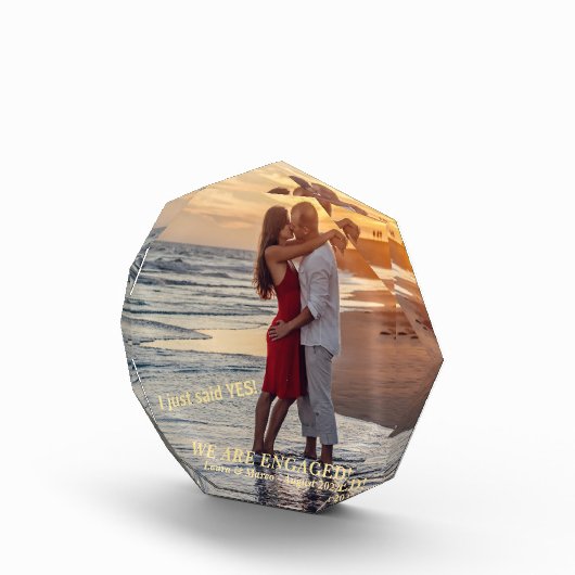 Trendy Gold Verlobung Ankündigung Couple Fotoblock (Rechts)