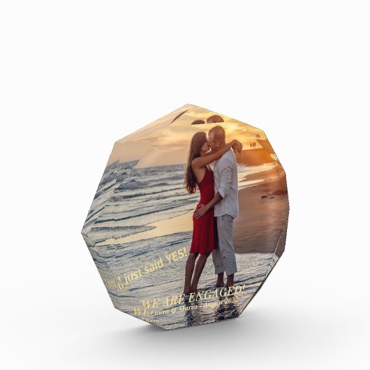 Trendy Gold Verlobung Ankündigung Couple Fotoblock (Links)