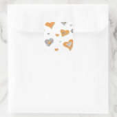 Trendy grau-orangefarbene Herzklammerung Geschenke Quadratischer Aufkleber (Tasche)
