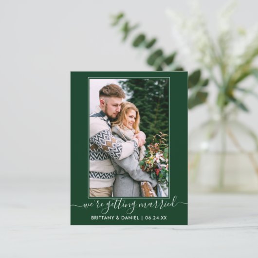 Trendy Green Getting Save the Date verheiratet Postkarte (Stehend Vorderseite)