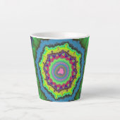 Trendy Green, Orange und Blue Fraktal Milchtasse (Vorderseite)