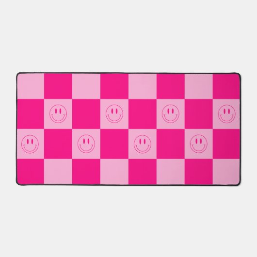 Trendy Hot Pink Checkered & Retro Happy Lächeln Schreibtischunterlage (Vorderseite)