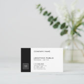 Trendy kreativer Schwarz-weißer glatter Visitenkarte (Stehend Vorderseite)