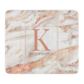 Trendy Kupfer Rose Gold Metallic Marmor Monogramm Schneidebrett (Vorderseite)